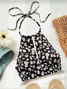 SHEIN Black Daisy Halter Crop Top